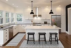 Plastové koberce - Kensington (biela/čierna)