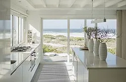 Plastové koberce - Kensington (biela/čierna)