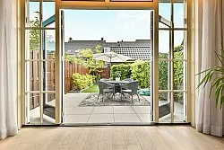 Koberec na vnútorné a vonkajšie použitie - Maui (šedý/multi)