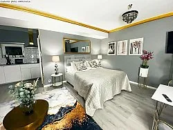 Koberec Wilton - Padova (čierna/biela/zlatá)