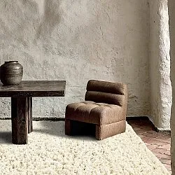 Koberce s dlhým vlasom - Fassale ručne tkaná vlnená shaggy (biela)