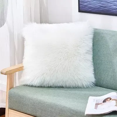 Kuddfodral - Luxury Faux Fur 45 x 45 cm (vit)