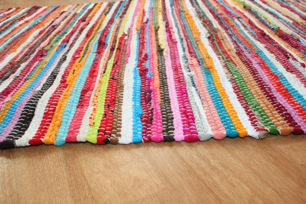 Koberec z kusov - Happy