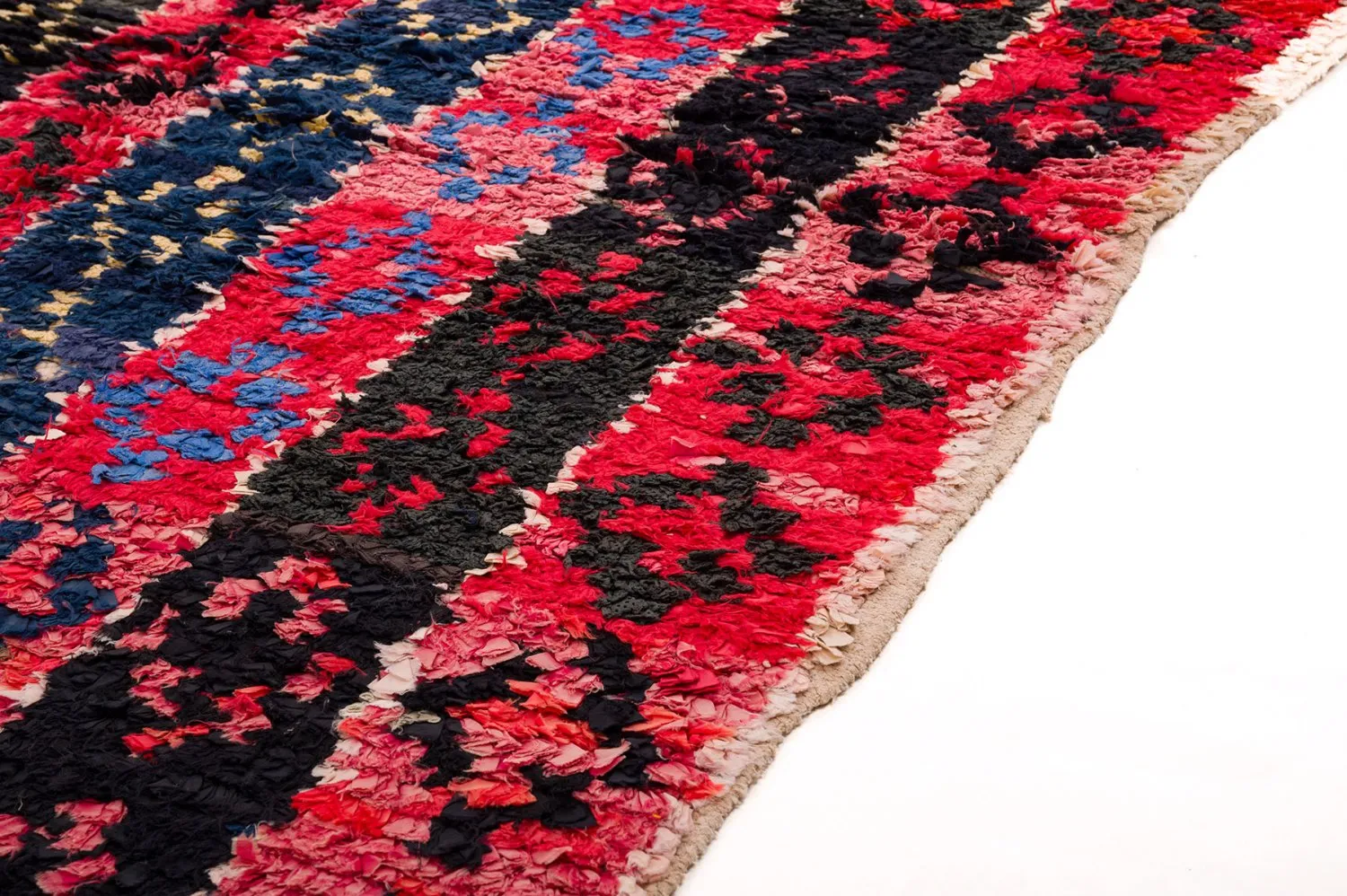 Marocký berberský koberec Boucherouite 135 x 205 cm