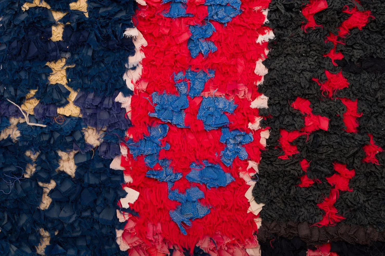 Marocký berberský koberec Boucherouite 135 x 205 cm