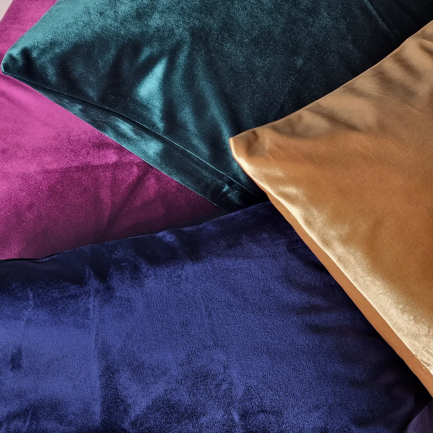 Povlak na vankúš Marlyn z velúru (fuchsiová)