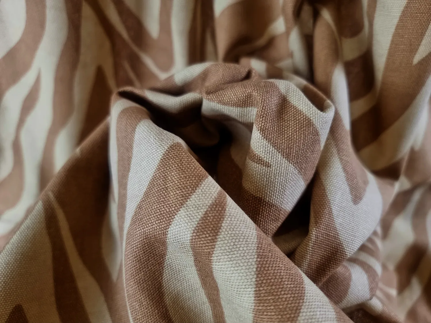 Záclony - Záclona z bavlny Laura (tmavobéžová)