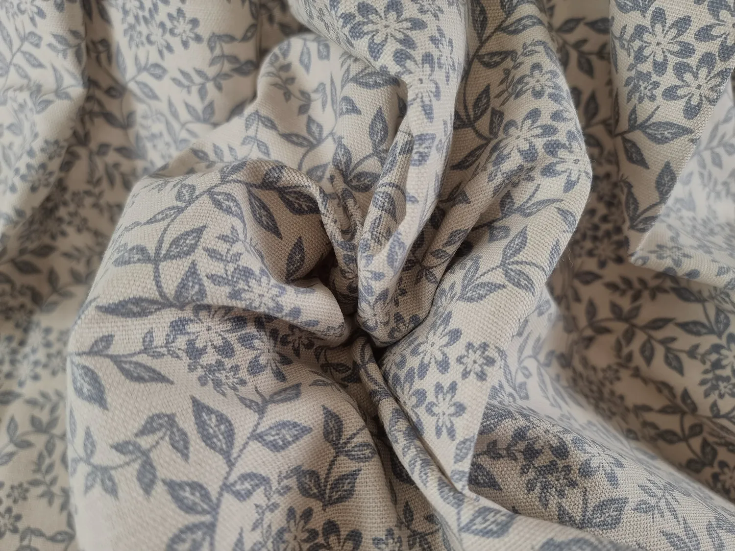 Záclony - Záclona z bavlny Lilja (modrá)