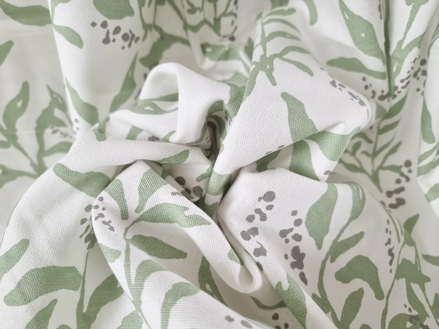 Záclony - Bavlnená záclona Katri (zelená)