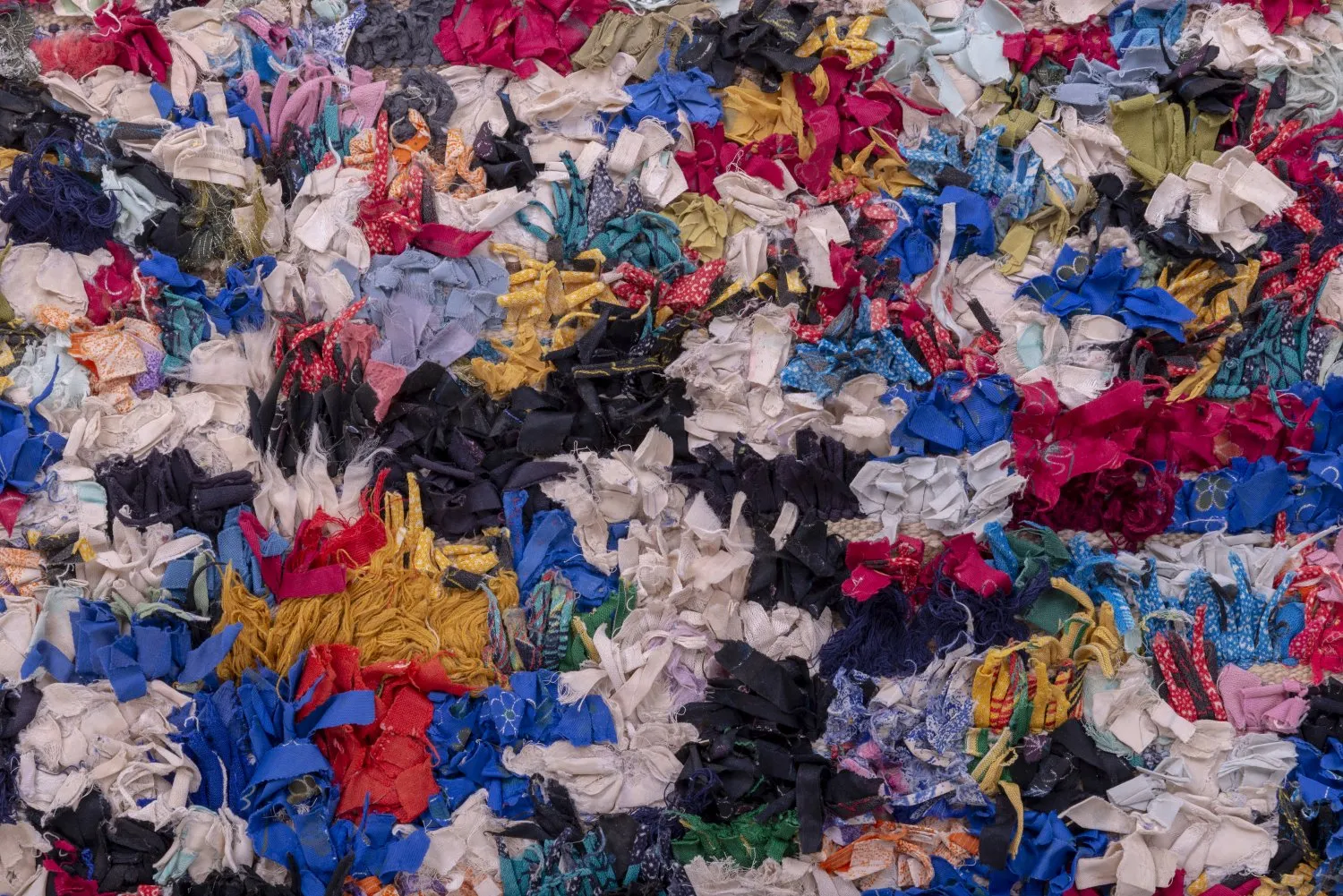 Marocký berberský koberec Boucherouite 370 x 145 cm