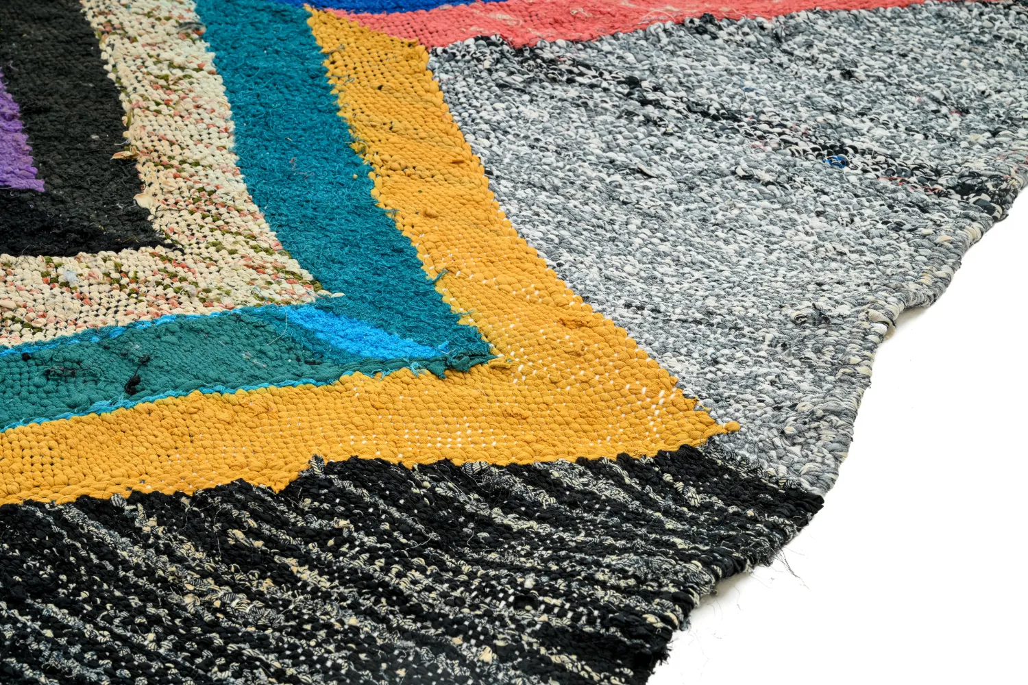 Koberec Berbere Marocký Boucherouite 140 x 235 cm