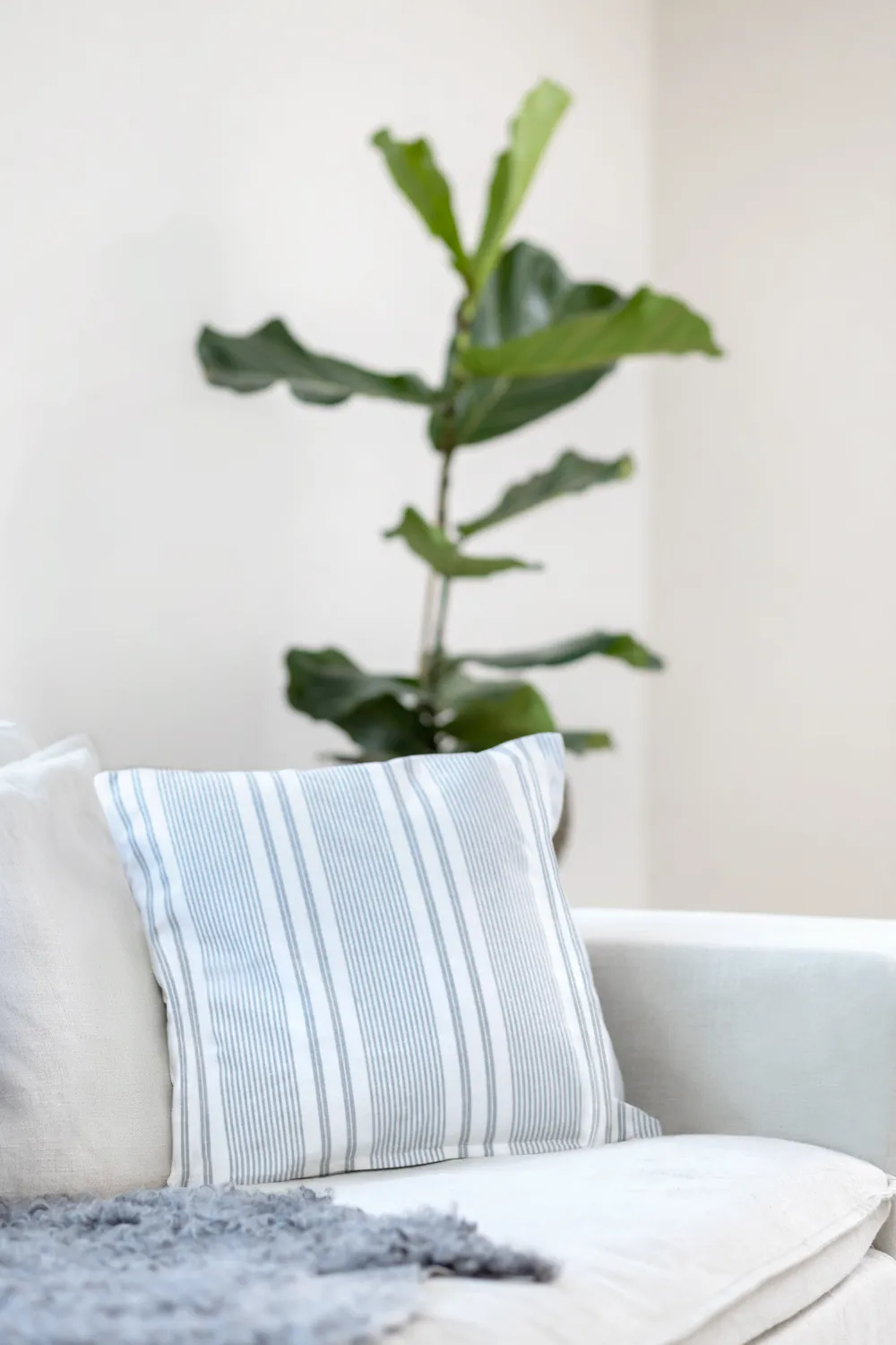 Puzdro na vankúš - Adriana (offwhite)