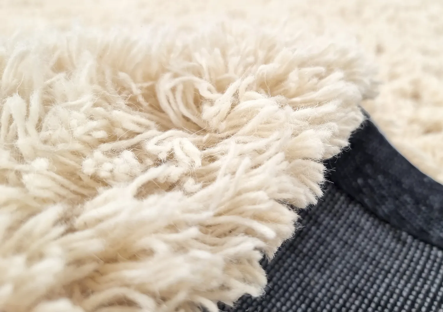 Vlněný koberec - Aliste Wool Shaggy (alabaster gleam)