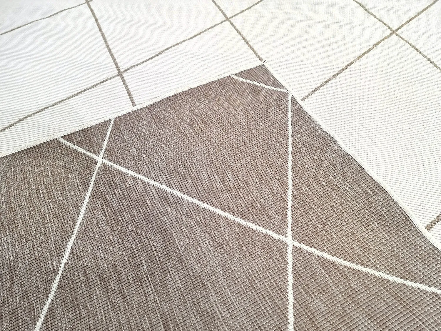 Koberec pre interiér a exteriér - Bodhi (béžový)