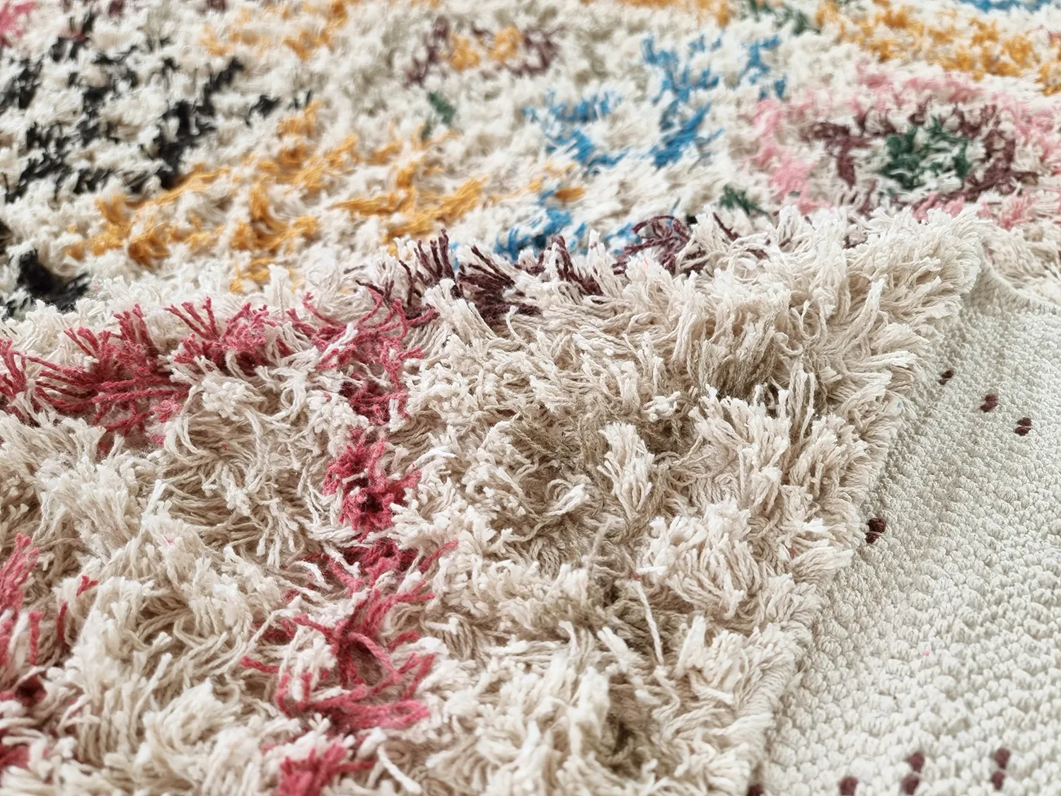 Koberce s dlhým vlasom - Maloney Natural Cotton Shaggy (multi)