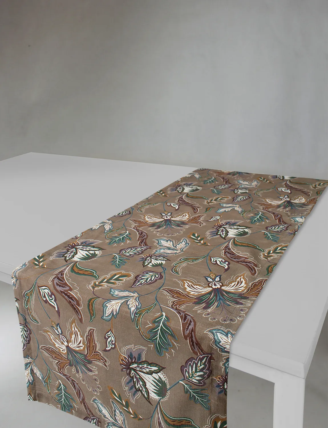 Behúne na stôl - Behúne Dagny (hnedá)