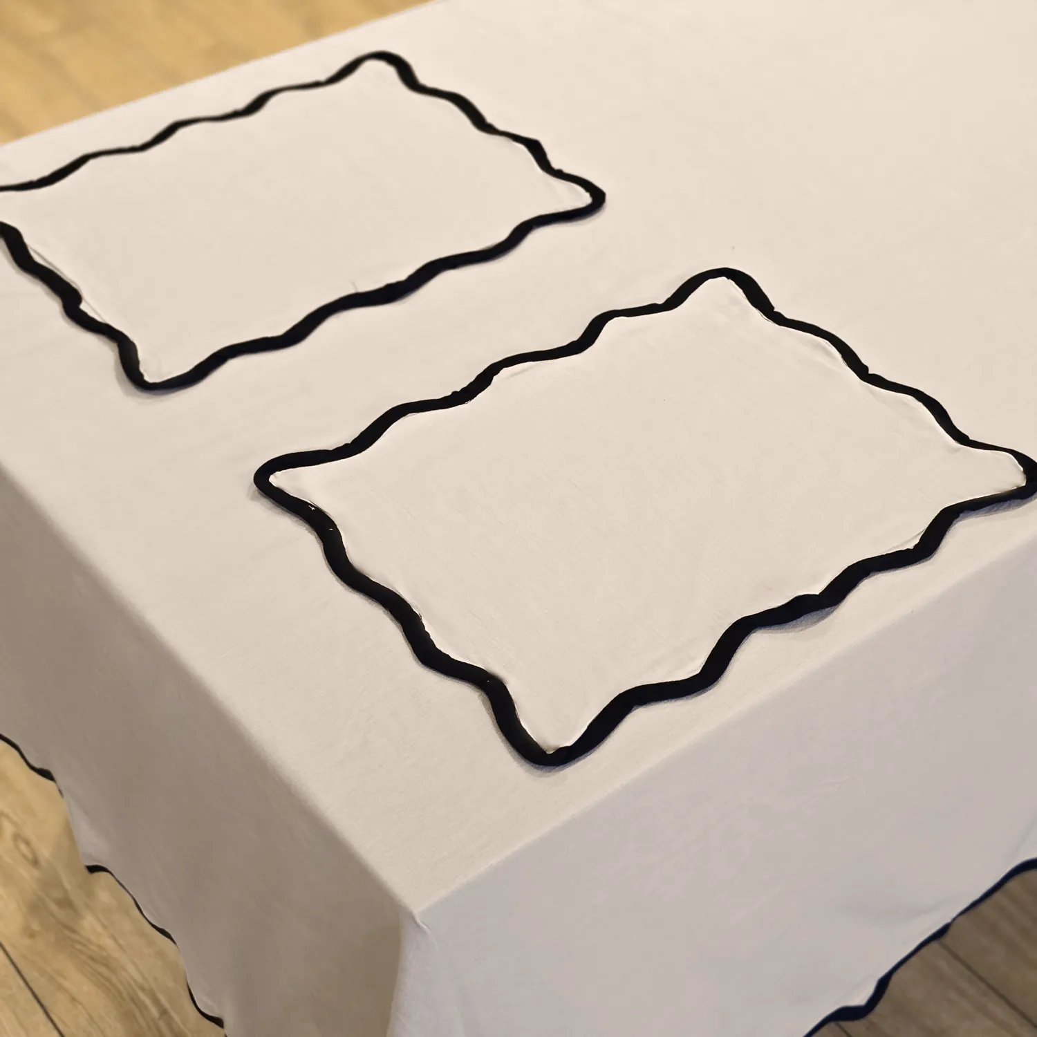 Americký stôl - 2 kusy Yrsa (svetlo béžová)