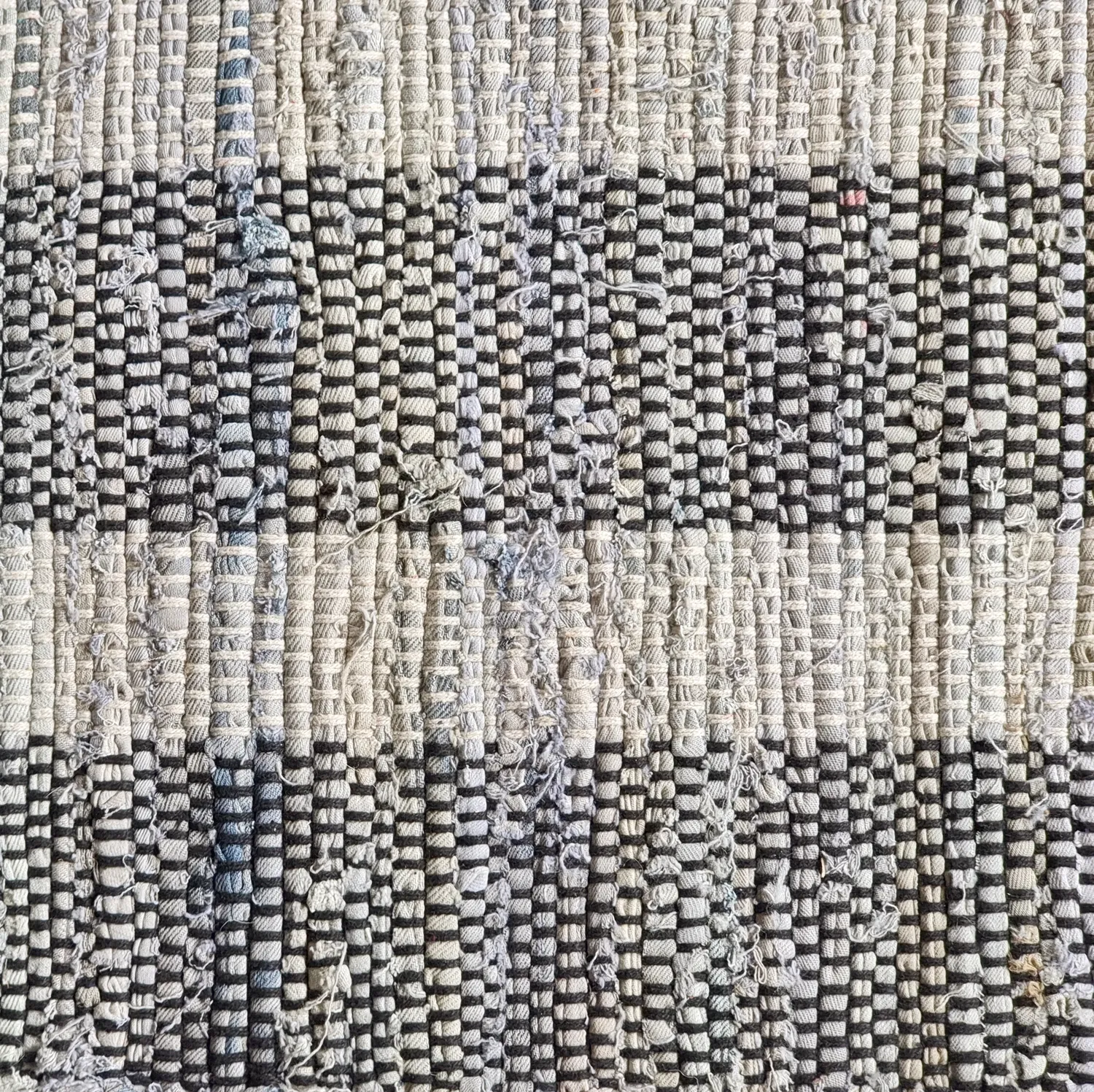 Džínový koberec - Ally (čierny/biely)