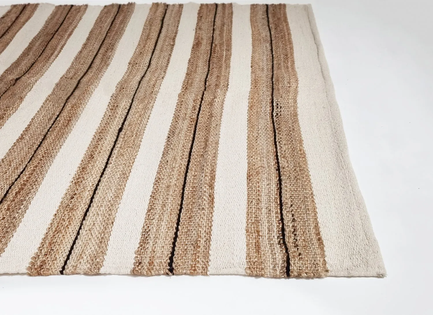 Koberec z kusov - Devli (béžový/biely/čierny)