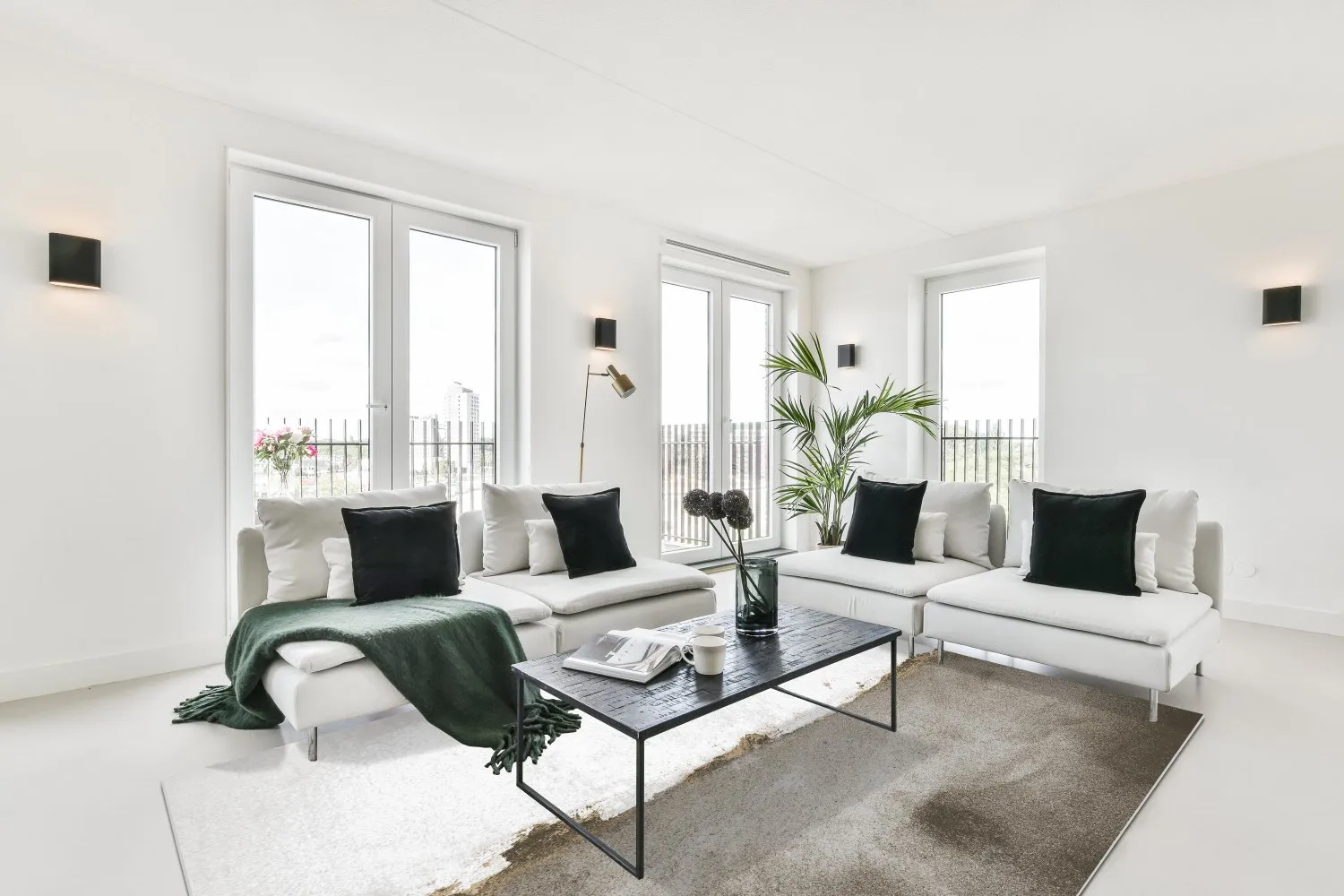 Koberec Wilton - Prades (biela/sivá)