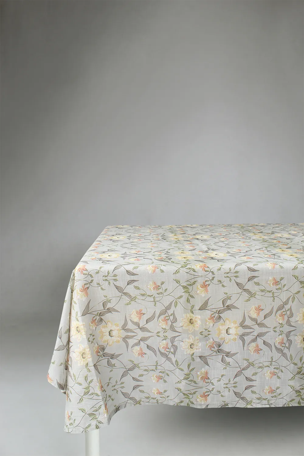 Bavlnený obrus Bodil (hnedý)