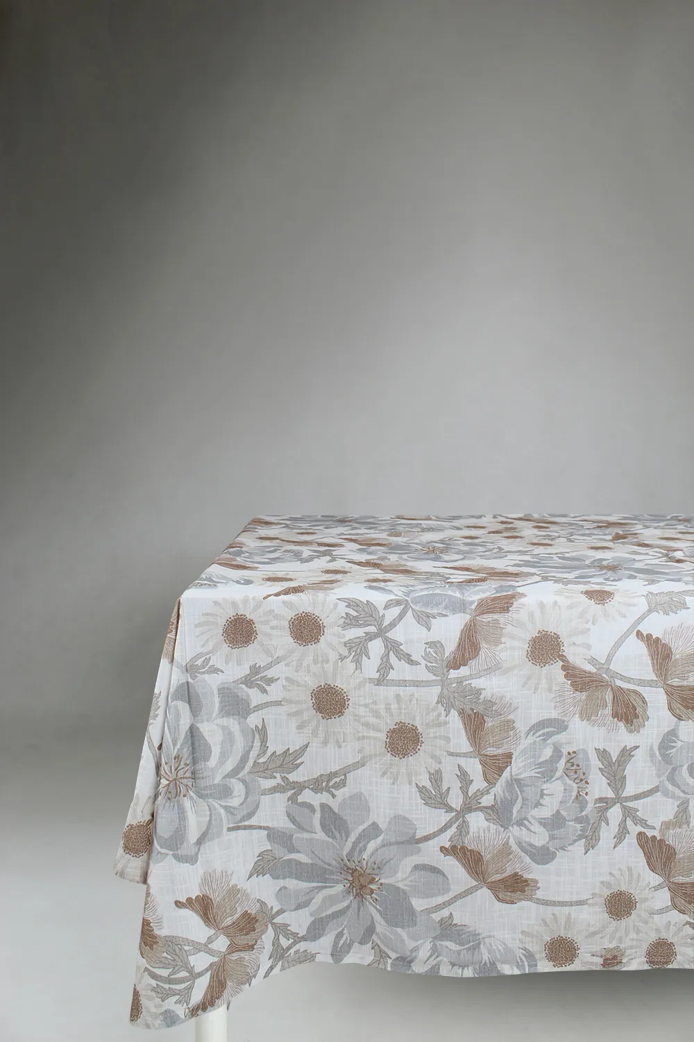 Bavlnený obrus Serena (šedý/bežový)