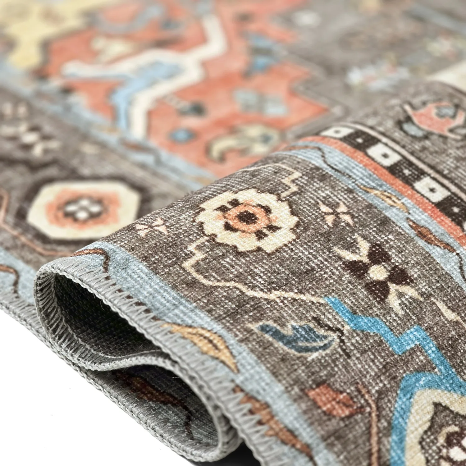 Koberec s plochým tkaním - Kordava (šedý/červený)