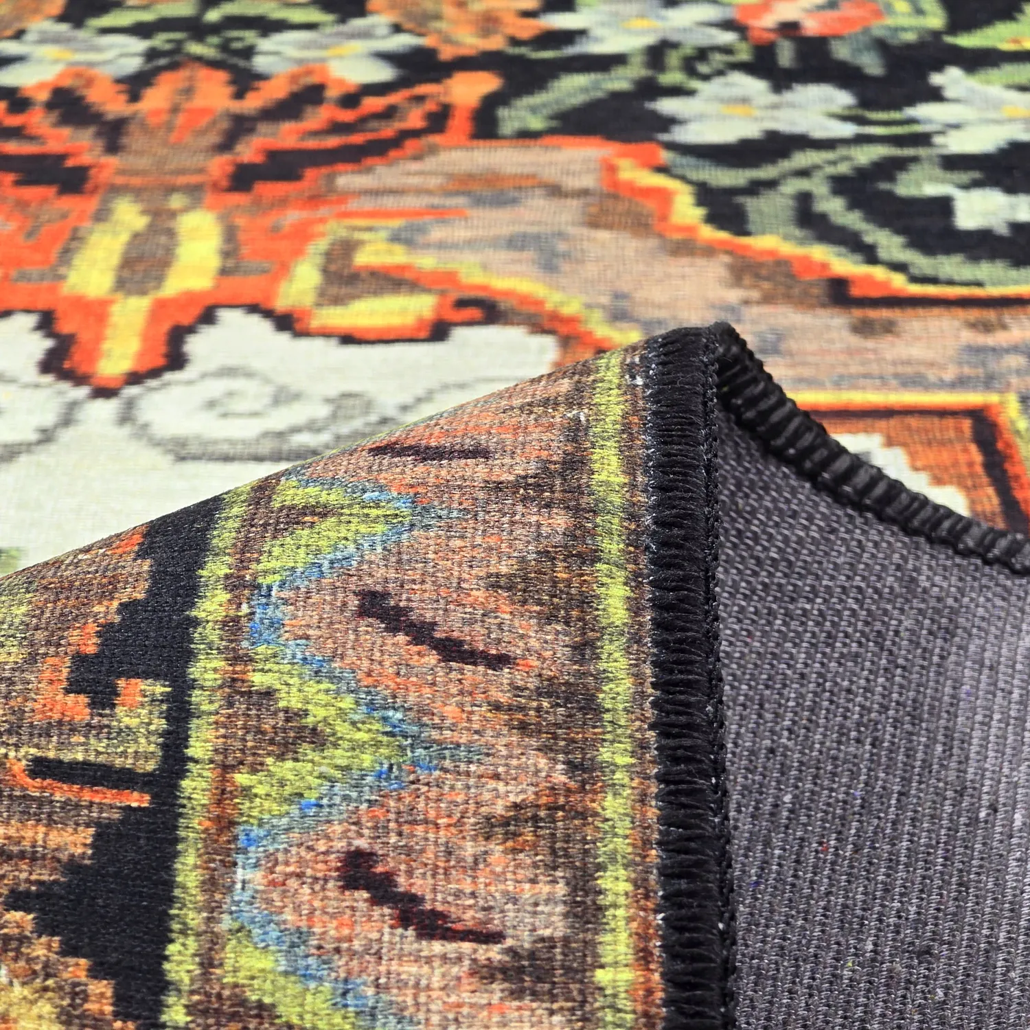 Koberec s plochým tkaním - Masarida (čierny/multi)