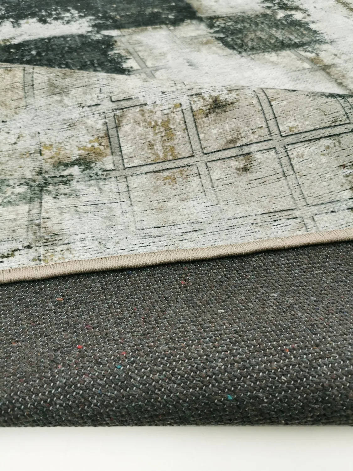 Koberec Wilton - Kvety (čierny/hnedý/biely)