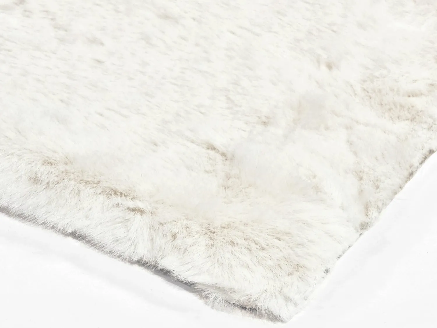 Koberce s dlhým vlasom - Frutillar (offwhite)