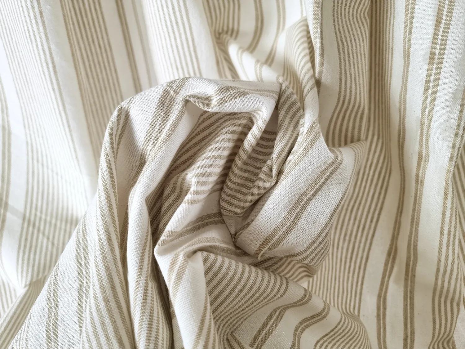 Bavlnená záclona - Augustina (offwhite)
