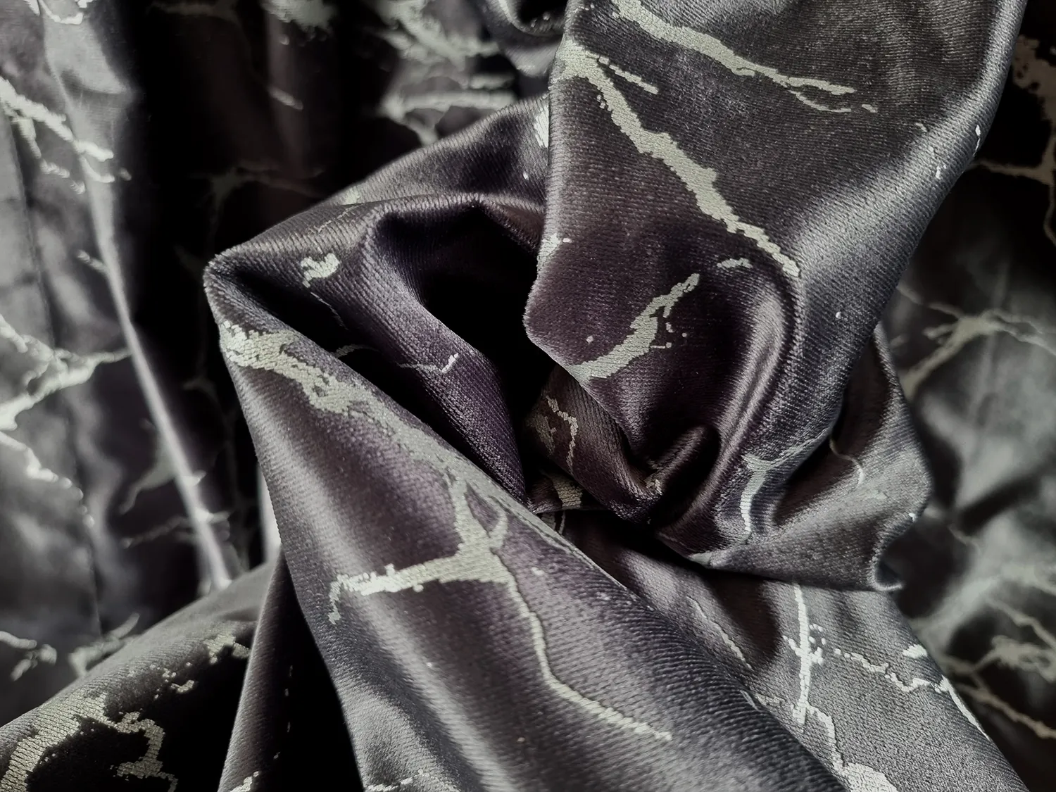 Záclony - Záclona z velúru Florina (tmavosivá)