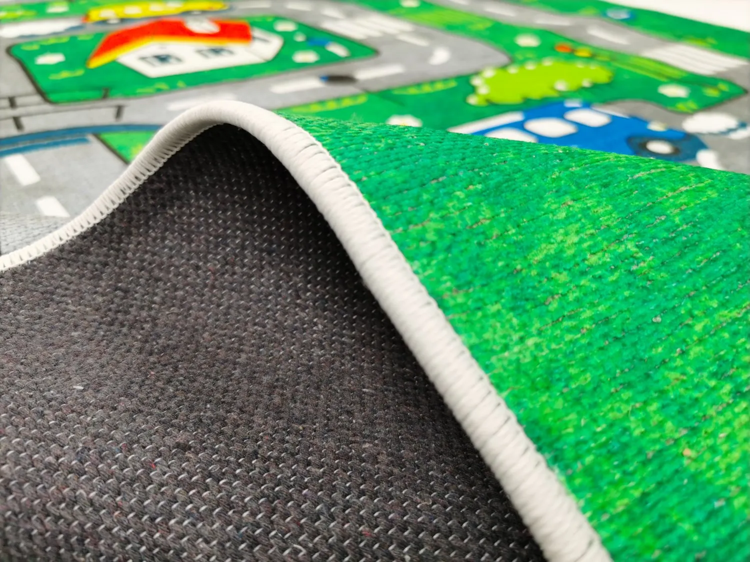 Detský koberec - Village Road (zelený)