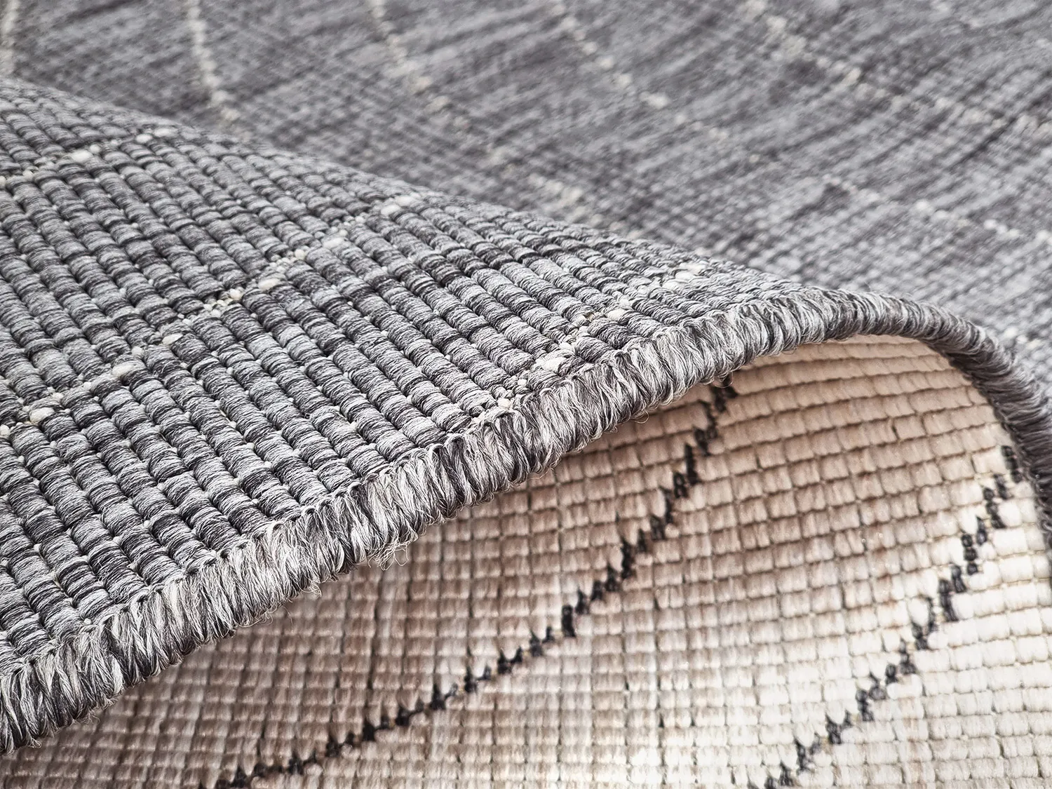 Koberec pre interiér a exteriér - Hayden (šedý)