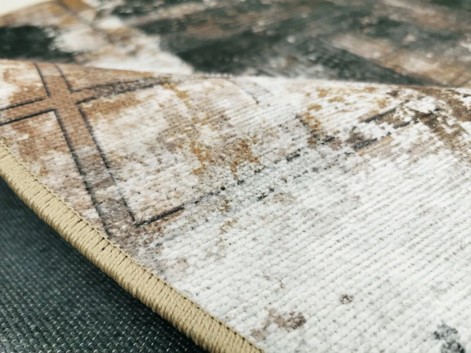 Kruhový koberec - Kvety (čierny/hnedý/biely)