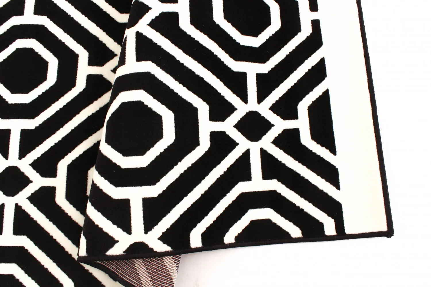 Koberec Wilton - Florence Blackpool (čierna)