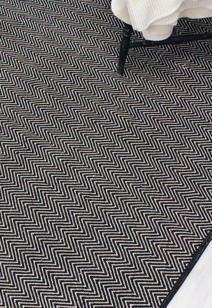 Koberec z kusov - Marina (čierna)