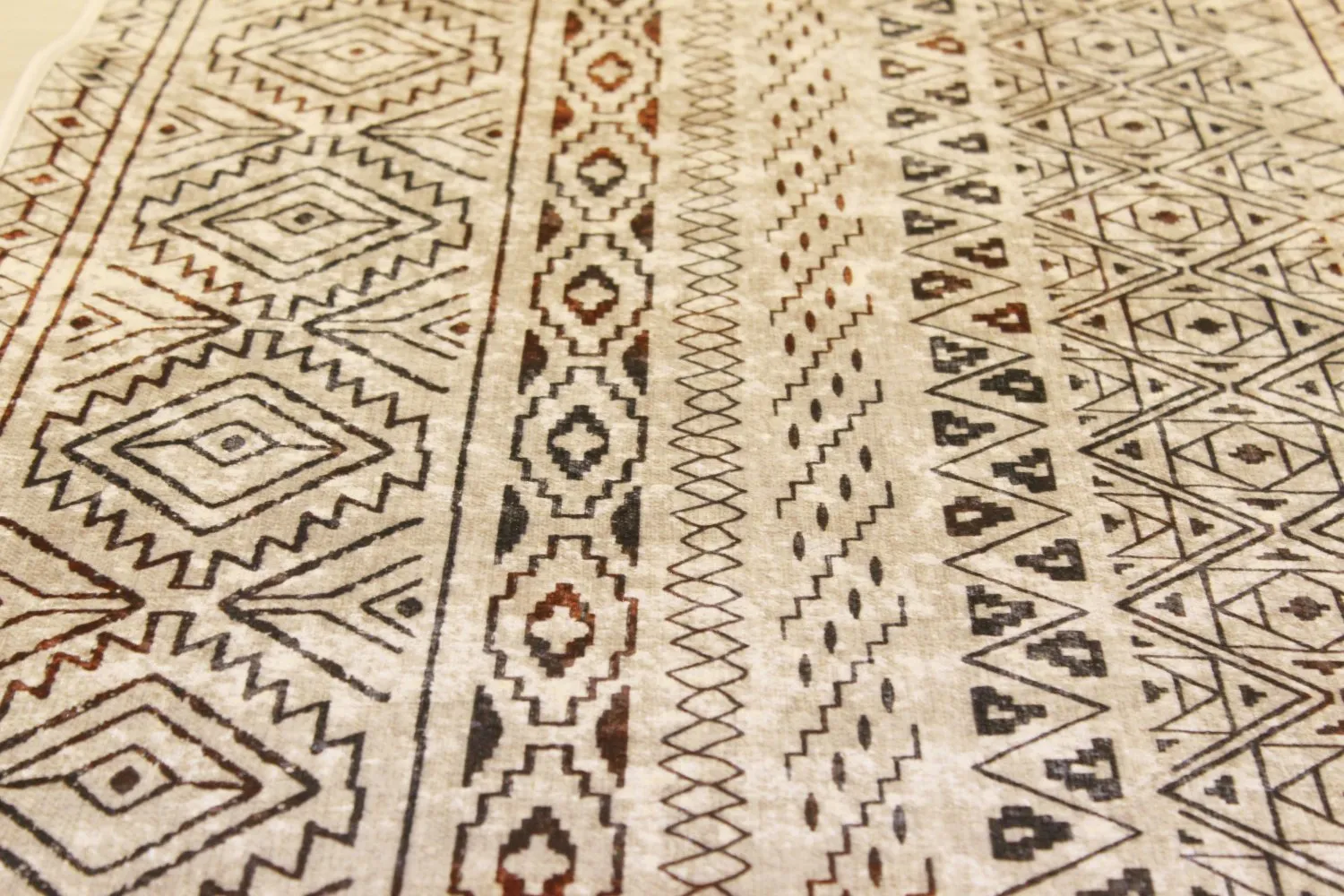 Kruhový koberec - Goulette (multicolor)