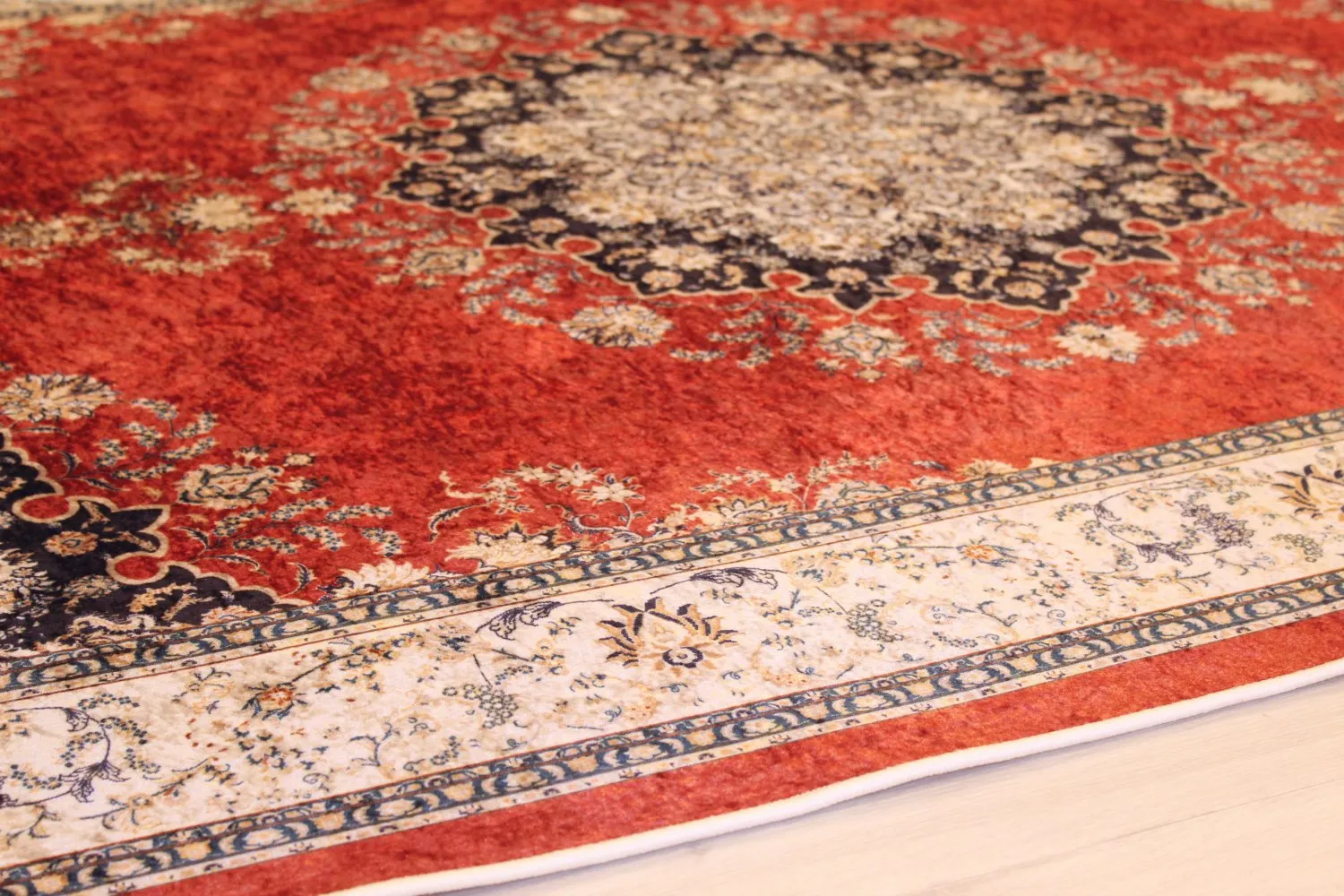 Koberec Wilton - Lice (červený/multikolórový)