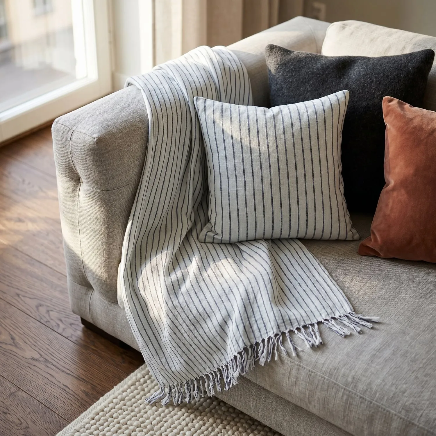 Kuddfodral - Rumi stripe cotton cushion cover (ljusblå/navy/cream)
