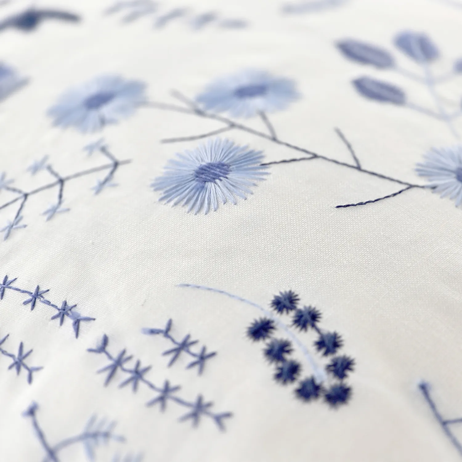 Puzdro na vankúš - Stavanger vyšívané puzdro na vankúš (multi)