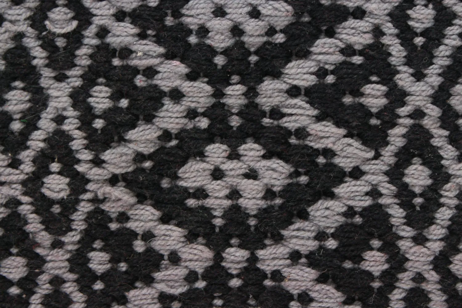 Koberec z kusov - Lykke (šedá/tmavo šedá)