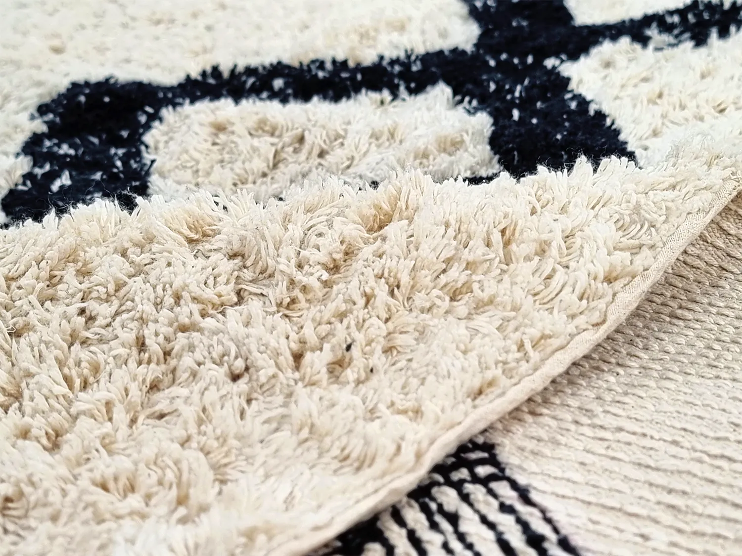 Kolo koberce - Chablis Natural Cotton Shaggy (offwhite/preto)