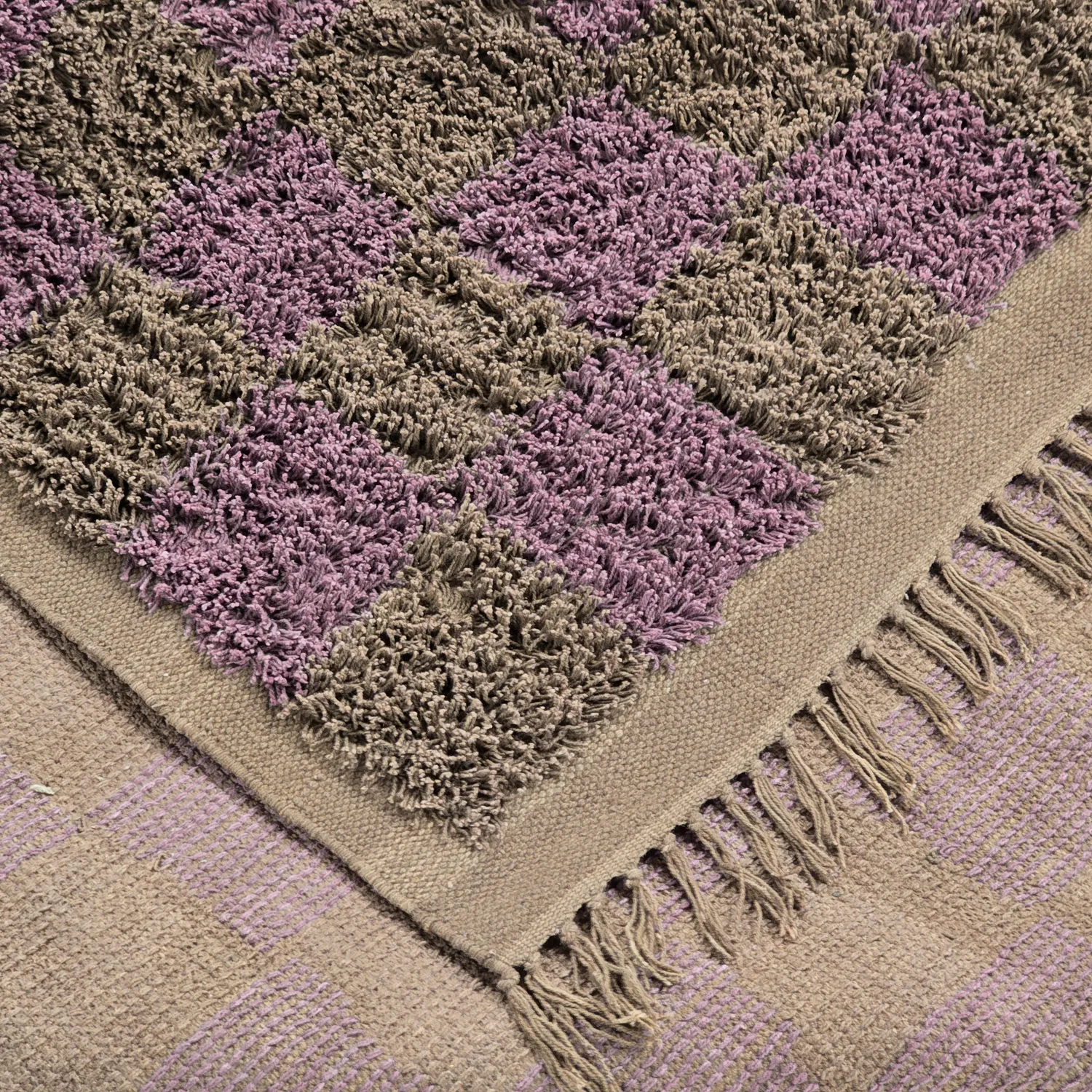 Koberce s dlhým vlasom - Elsey Natural Cotton Shaggy (hnedá/fialová)