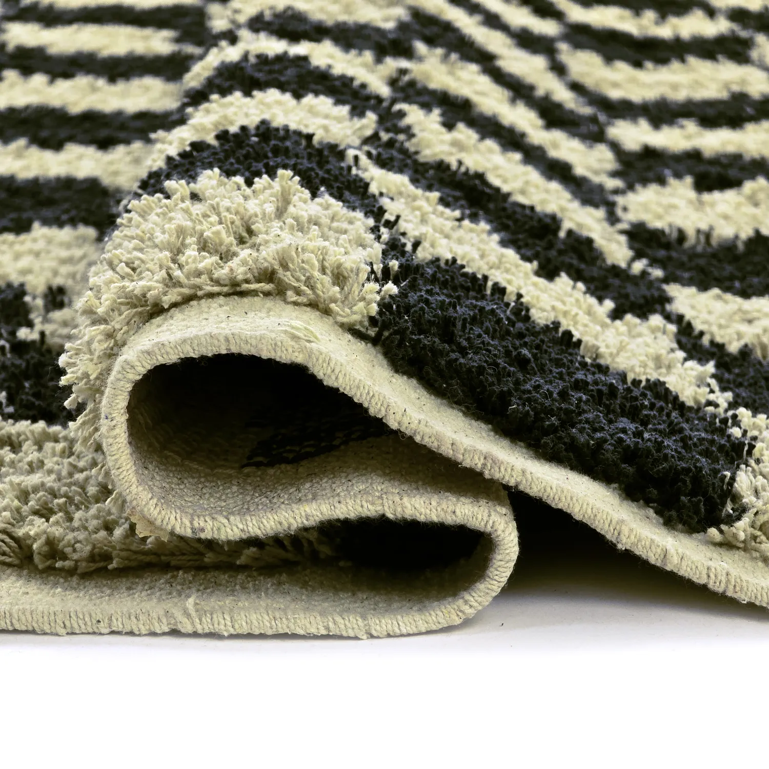 Koberce s chlupatým povrchem - Elsey Natural Cotton Shaggy (čierna/bežová)