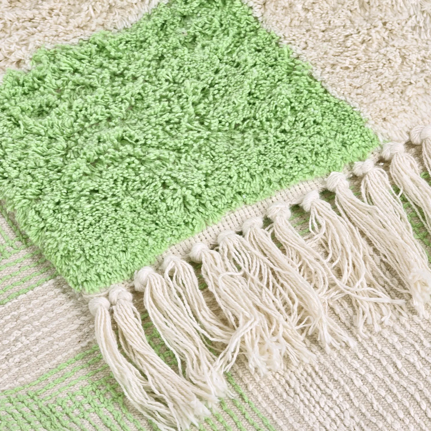 Koberce s dlhým vlasom - Maranello Natural Cotton Shaggy (zelená)
