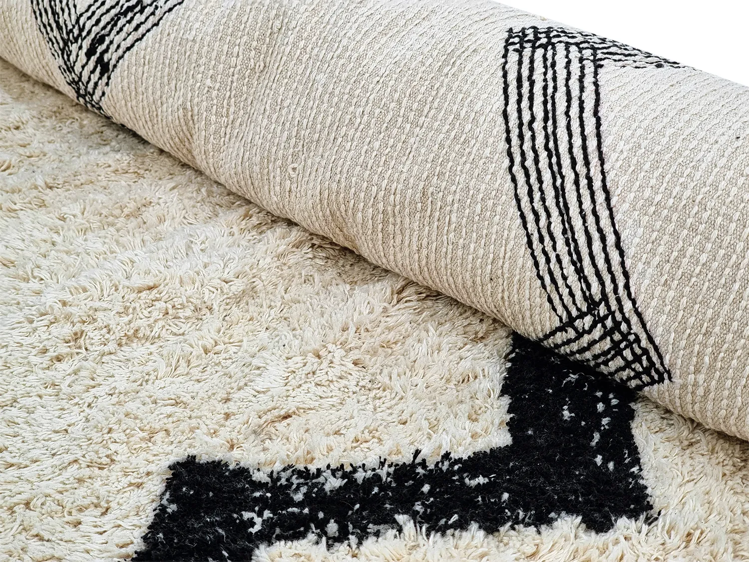 Koberce s dlhým vlasom - Chablis Natural Cotton Shaggy (offwhite/preto)