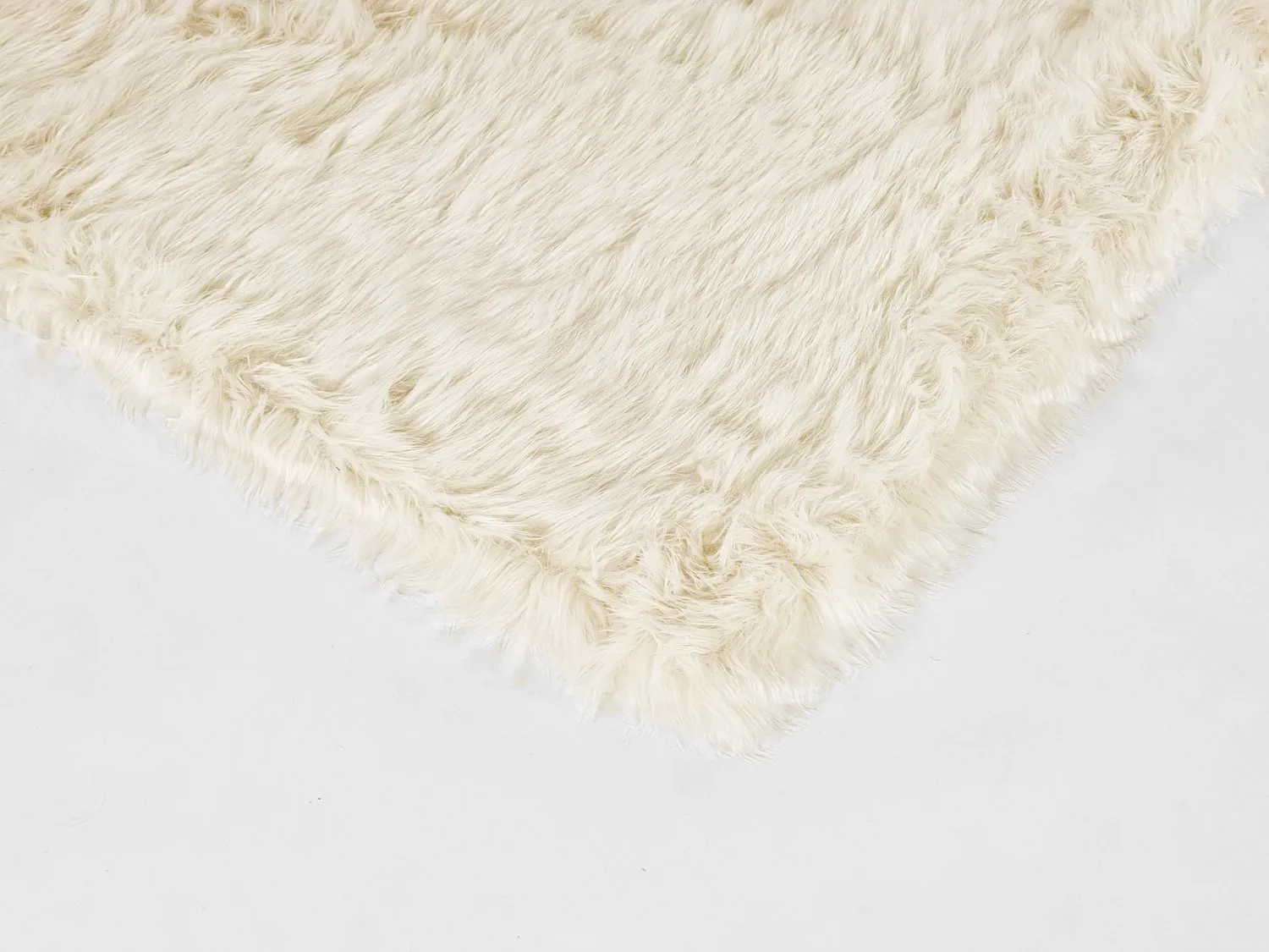 Koberce s dlhým vlasom - Pomaire (offwhite)