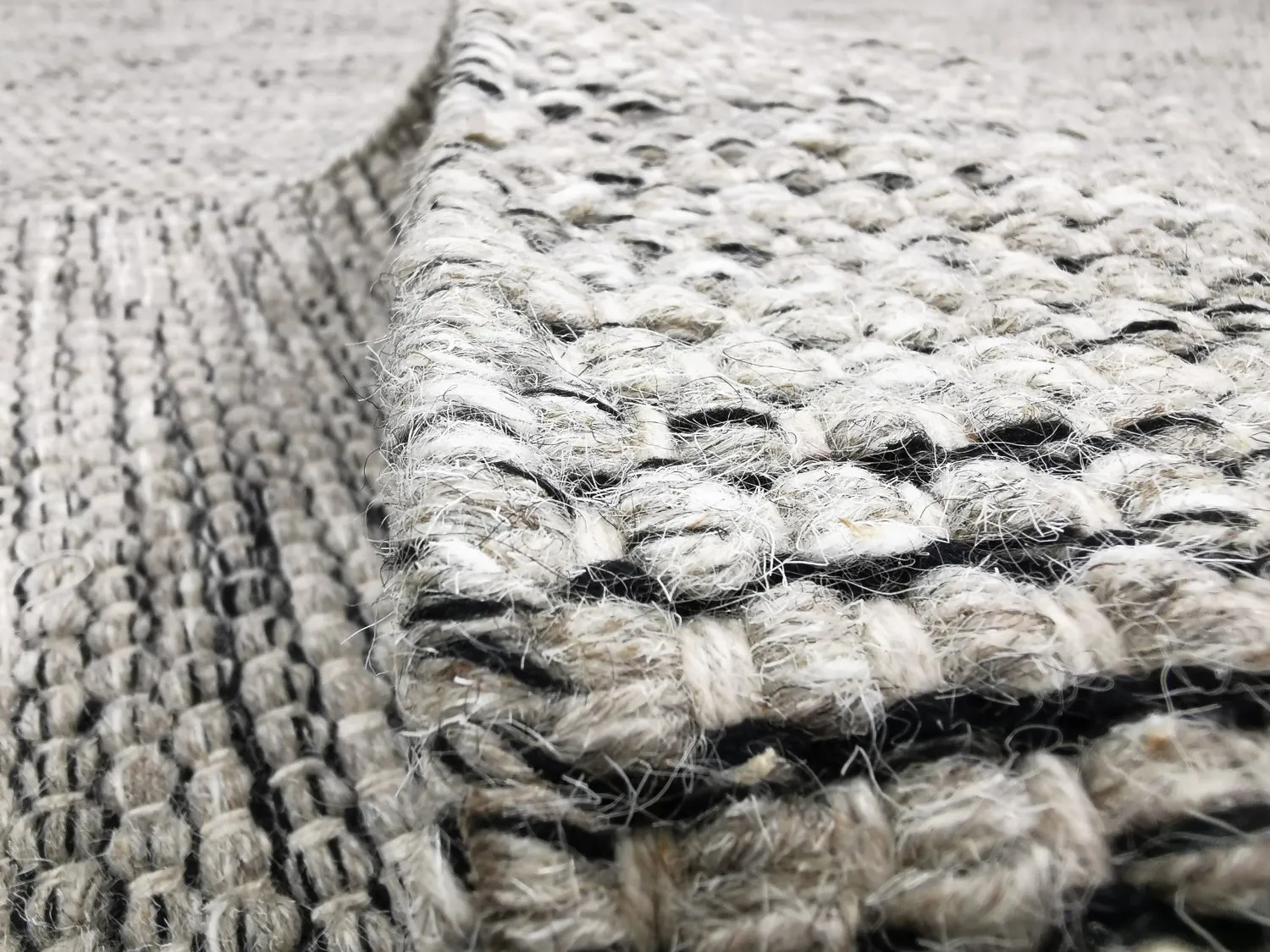 Vlnený koberec - Otago (šedá/čierna)