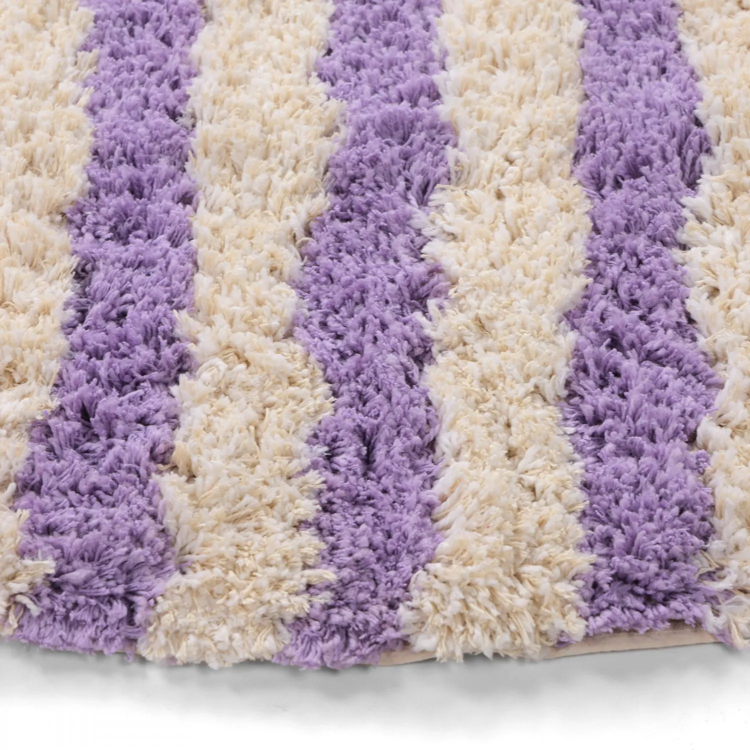 Kruhový koberec - Thira Stripe Cotton Shaggy (krém/svetlofialová)